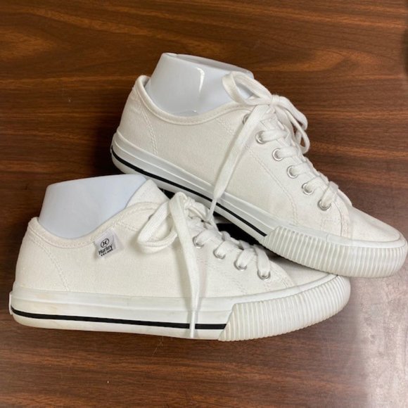 Hurley‎ Carrie Canvas Sneakers Low Top Lace Up, size 6 - Picture 1 of 13